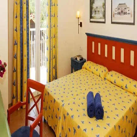 Aparthotel Comitas Isla Del Aire Punta Prima (Menorca)