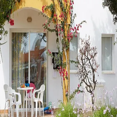 Comitas Isla Del Aire アパートホテル