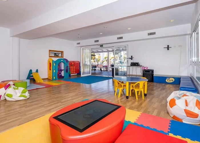 Hotel apartamentowy Comitas Isla Del Aire Punta Prima (Menorca)